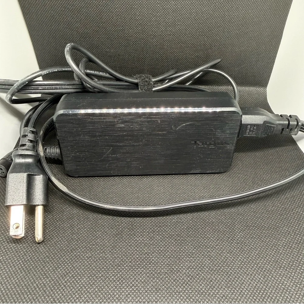 Targus Universal Black Laptop Charger + Adapters